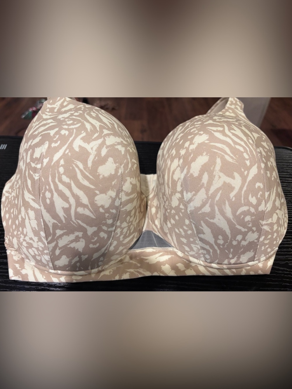 Cacique Nude and Cream Printed T-Shirt Bra Under Wire 36F